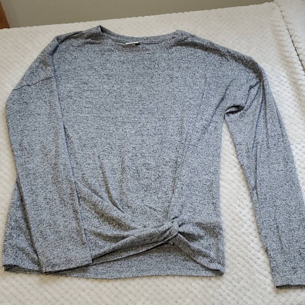 ✨5 for $25✨ Long Sleeve Knotted Sweater